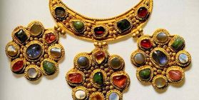 Create a jewelry brand based on national ornaments ("Golden Horde")